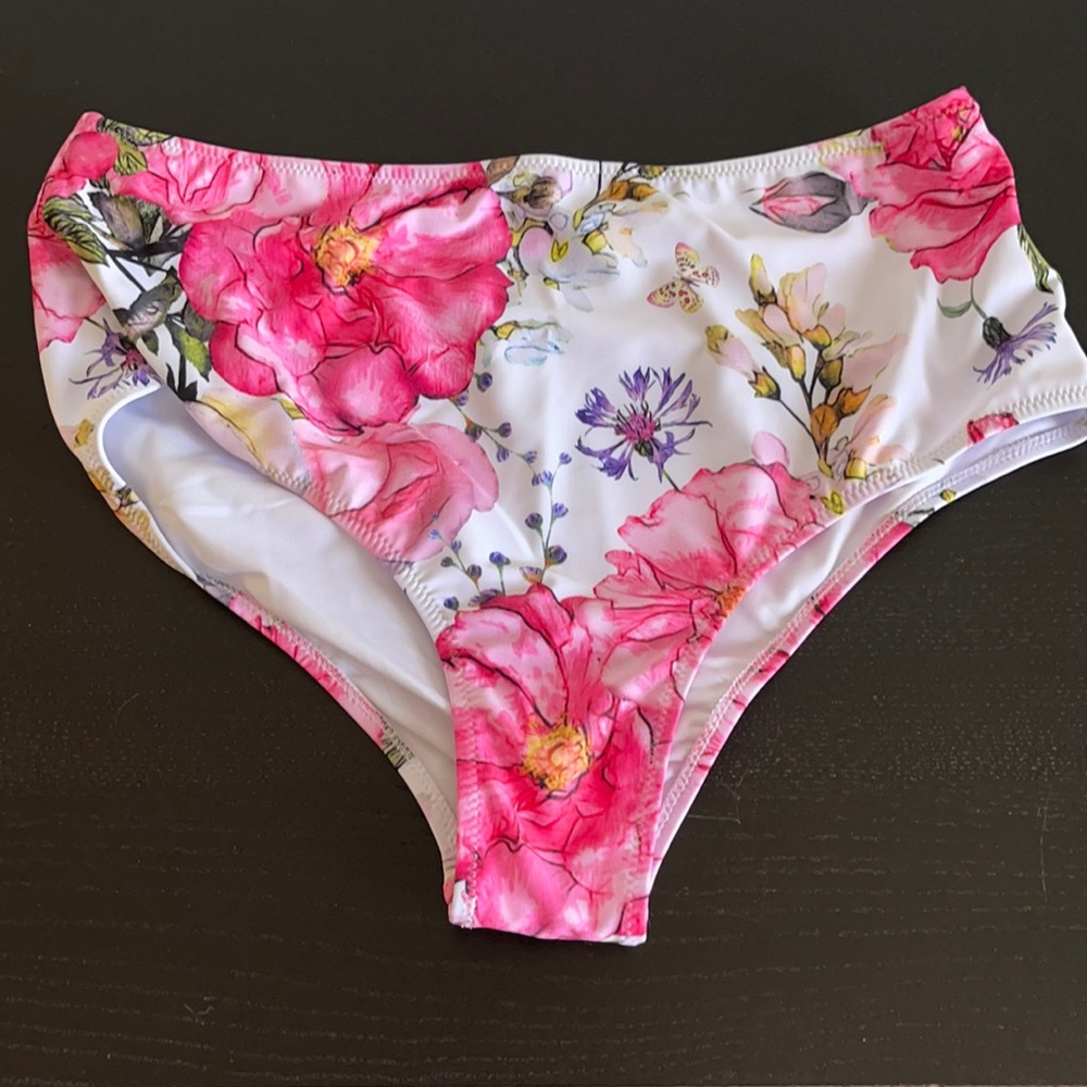 Tankini - Picture 2 of 3